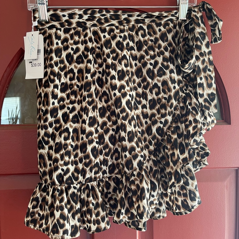 NWT Beautiful CALI BLUE lined animal print mini skirt with ruffles